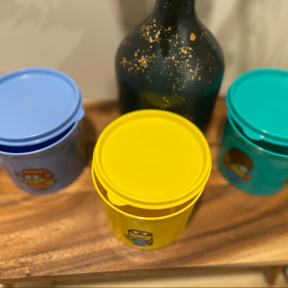 Tupperware Minion set - Picture 2 of 2